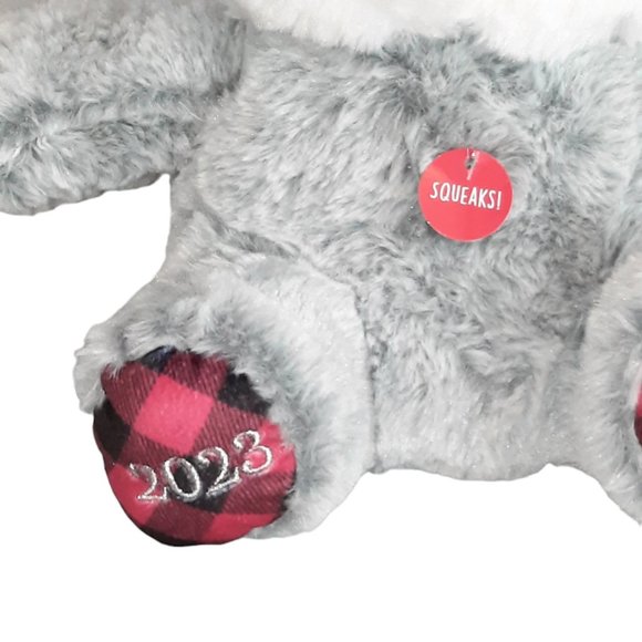 2023 PetSmart Lucky The Cat Squeaker Gray & Red Plaid Pet Plush Toy 10" NEW - Picture 3 of 7